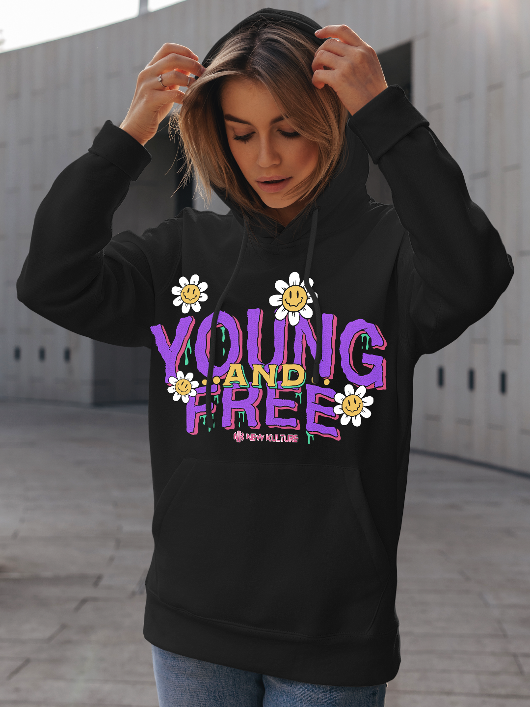 Women's Oversized Hoodie with Young and Free Design – Black Color Option